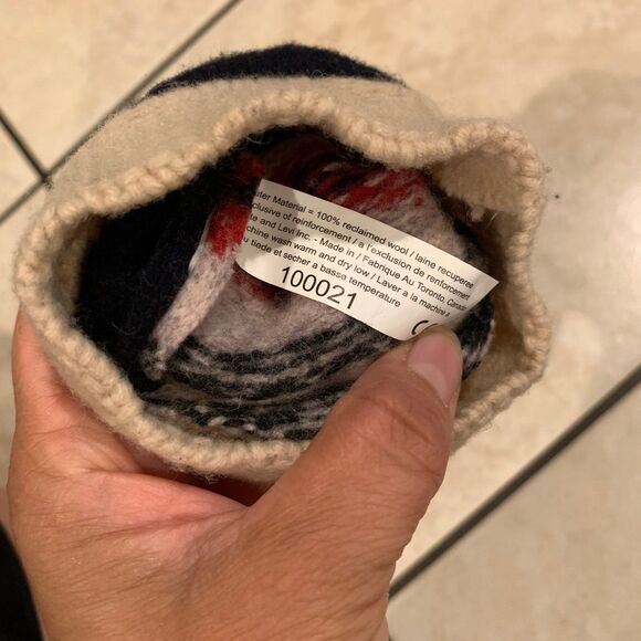 Cate and Levi wool dog puppet - Picture 8 of 8